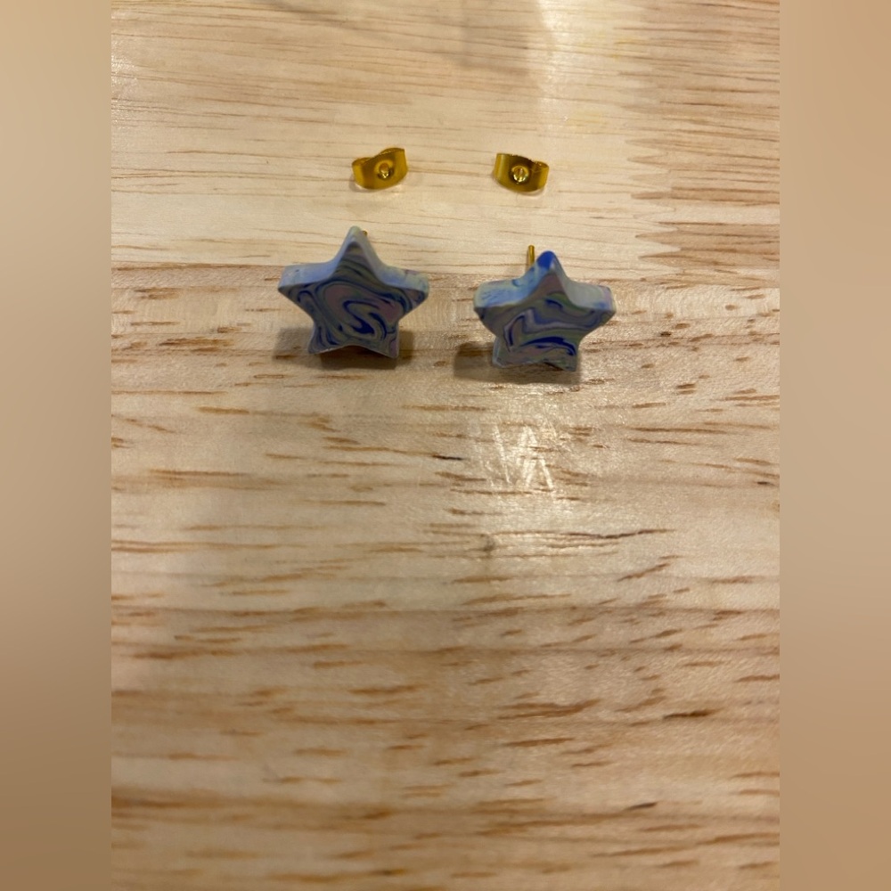 3/$10 Swirly Grey Polymer Clay Studs - Picture 5 of 8